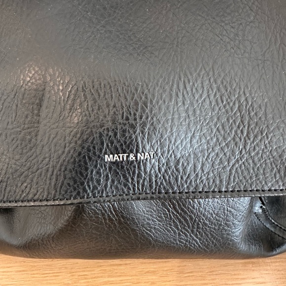 Black vegan leather cross body purse - Picture 3 of 9